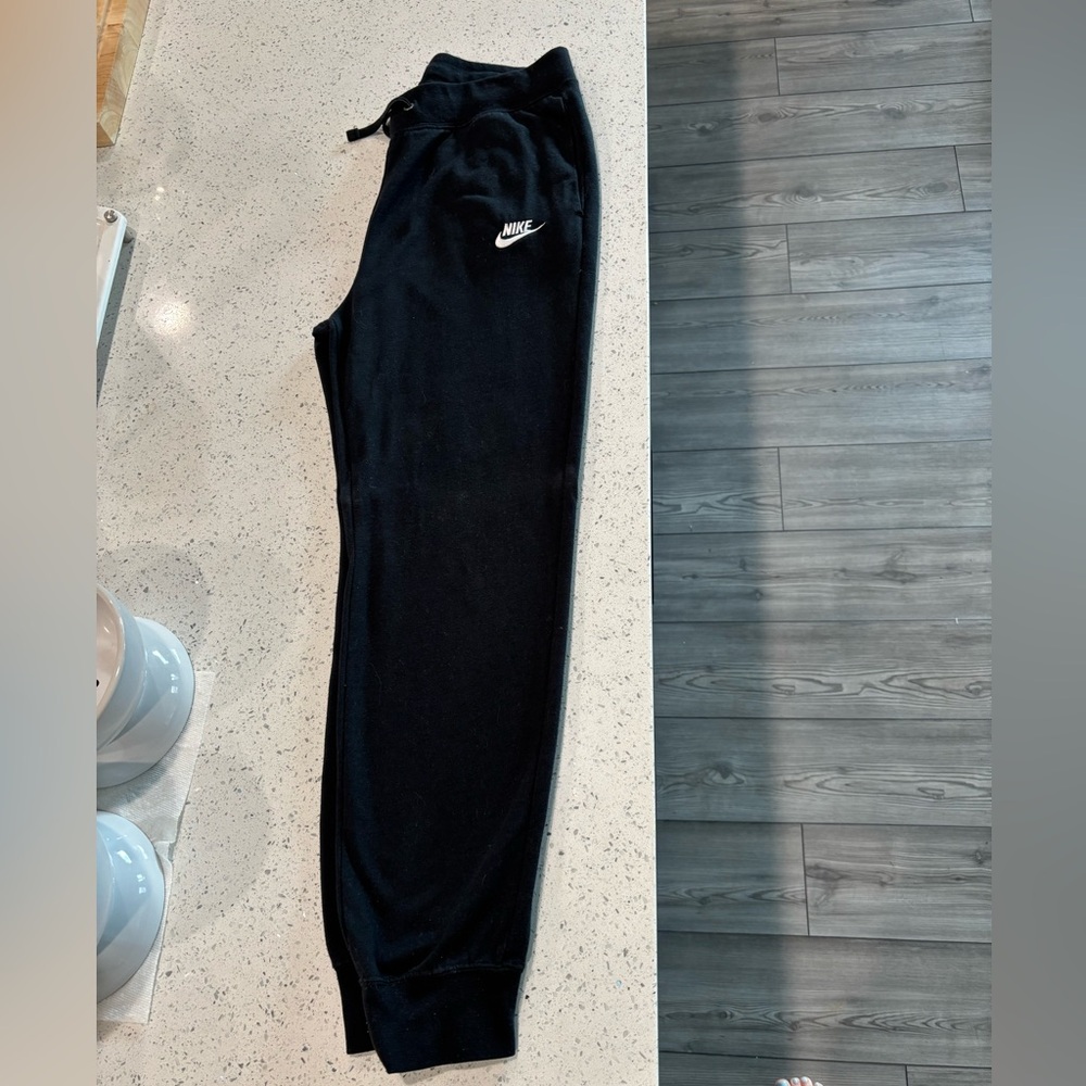 Nike women’s black jogger S